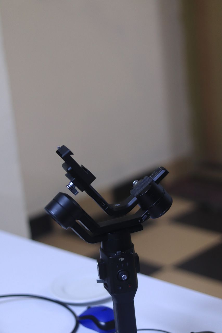 Three-axis camera gimbal