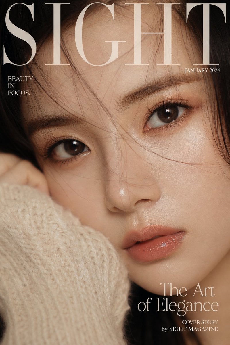 Luxury Asian Woman Magazine Cover Portrait · 大卫叔的AI旅程